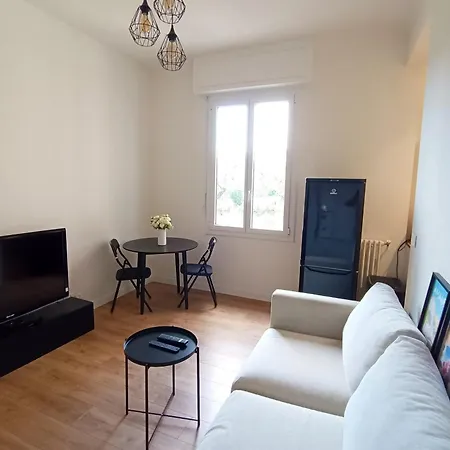아파트 Family T2 Of 32 M2 In *